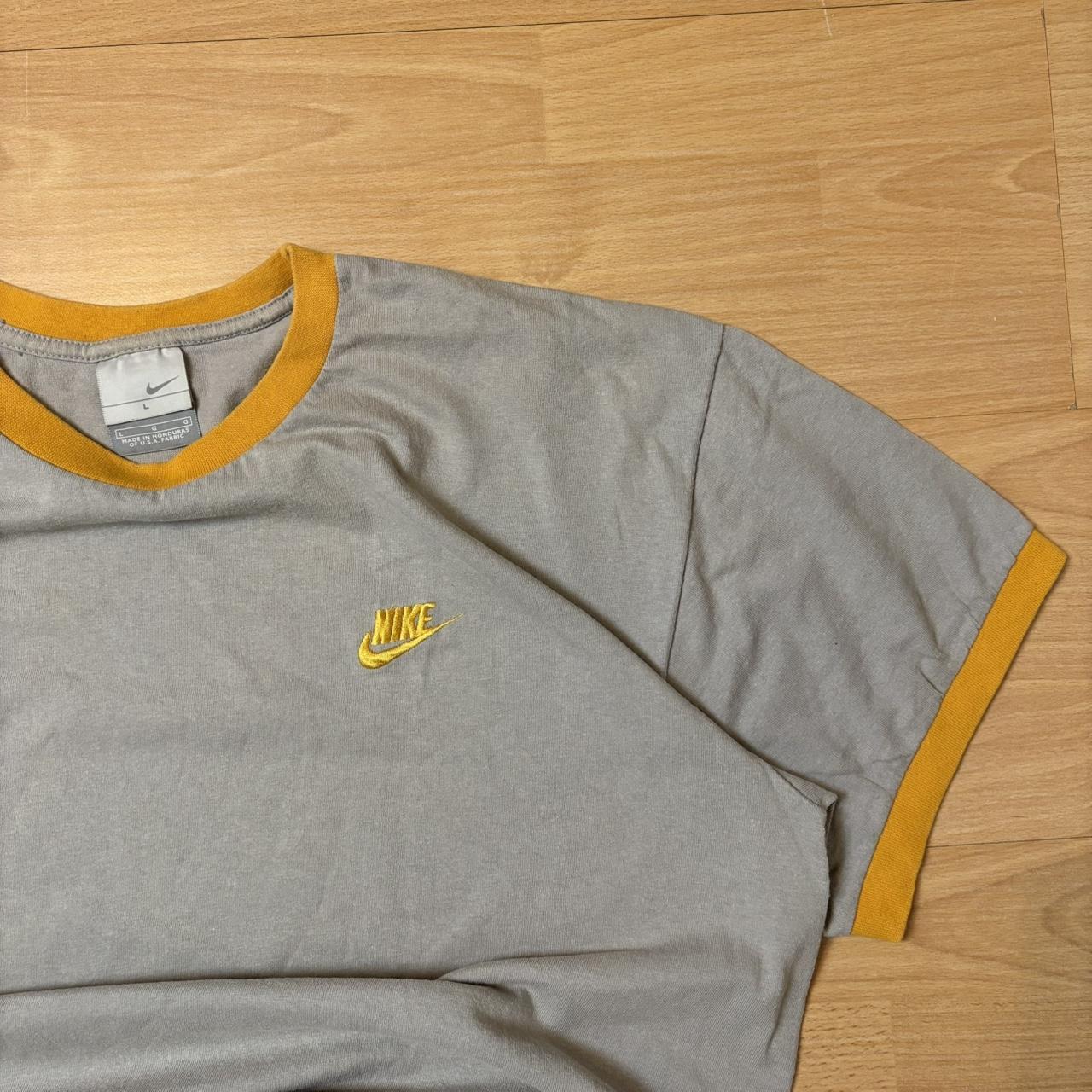 Vintage 00s Nike Tee